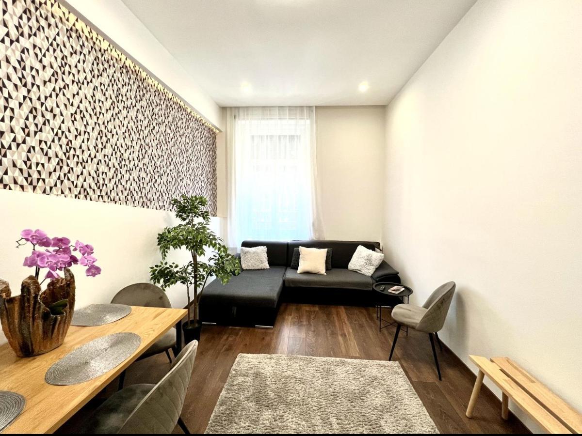 Wonderful Design Apartment In The City Centre Budapest Bagian luar foto